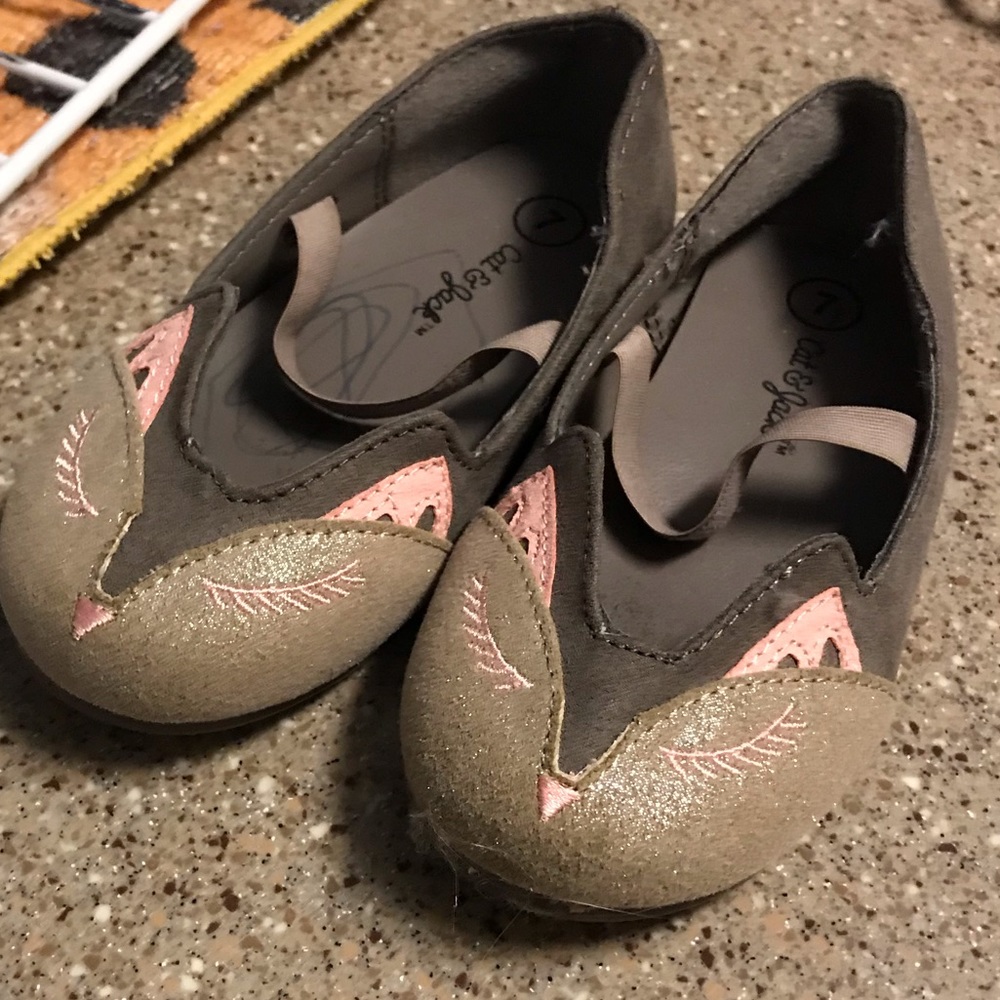 Girls size 7 slip ons
